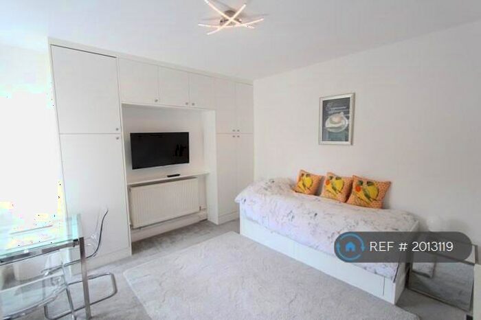 Studio To Rent In Marlborough Hill, Harrow, HA1