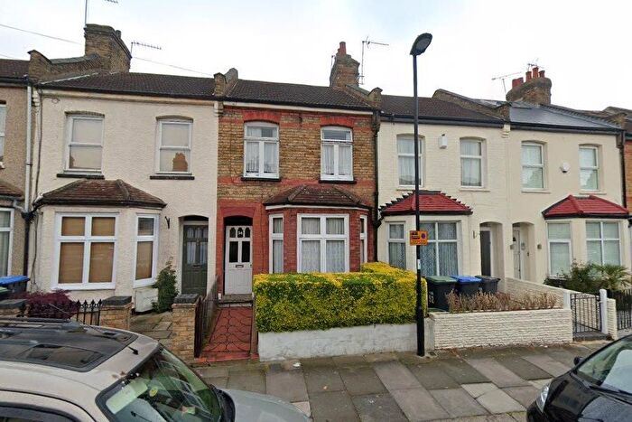 5 Bedroom Terraced House To Rent In Millais Road, Enfield, EN1