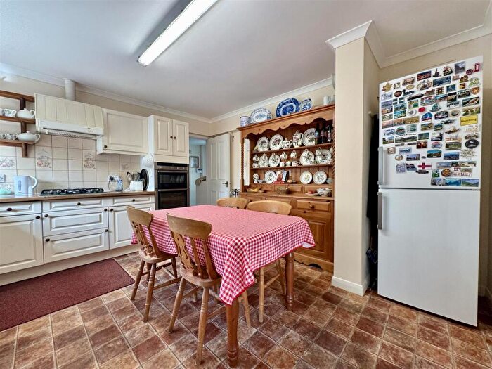 5 Bedroom Detached House For Sale In The Cobbins, Burnham-On-Crouch, CM0