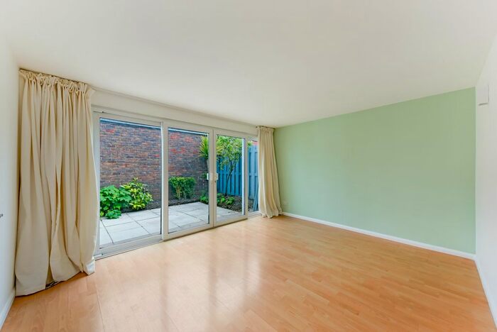 3 Bedroom Detached House To Rent In Polesden Gardens, Raynes Park, London, SW20