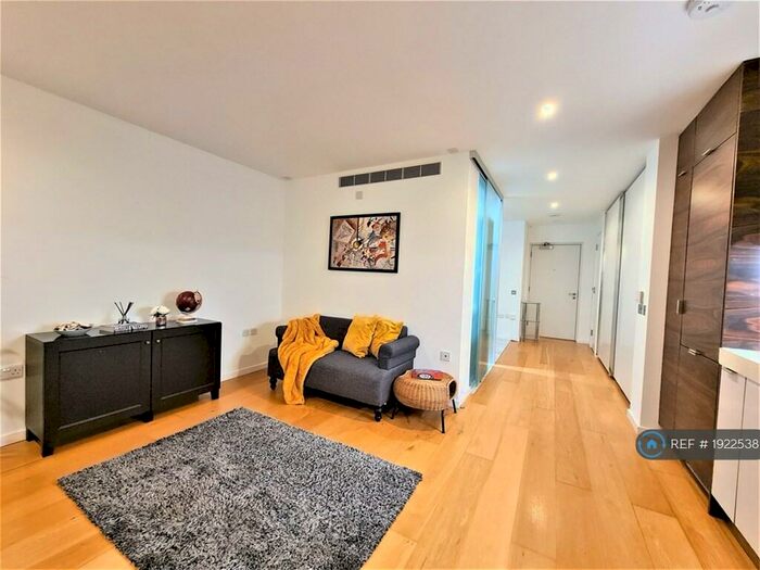 Studio To Rent In Ontario Tower, London, E14