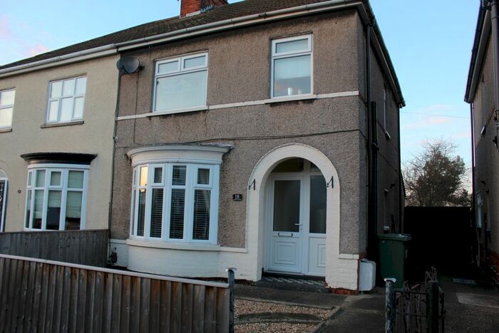 3 Bedroom Semi-Detached House To Rent In Lichfield Road, Grimsby, DN32