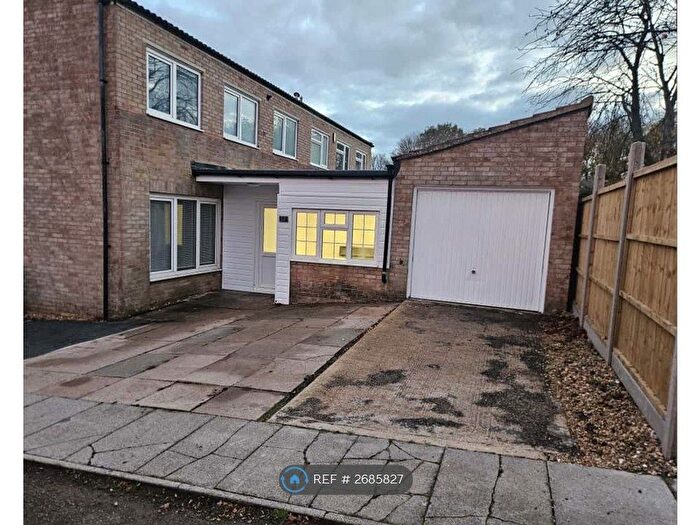 4 Bedroom Semi-Detached House To Rent In Broomfield, Stacey Bushes, Milton Keynes, MK12