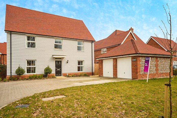 5 Bedroom Detached House For Sale In Old Ashford Road, Lenham, Maidstone, ME17