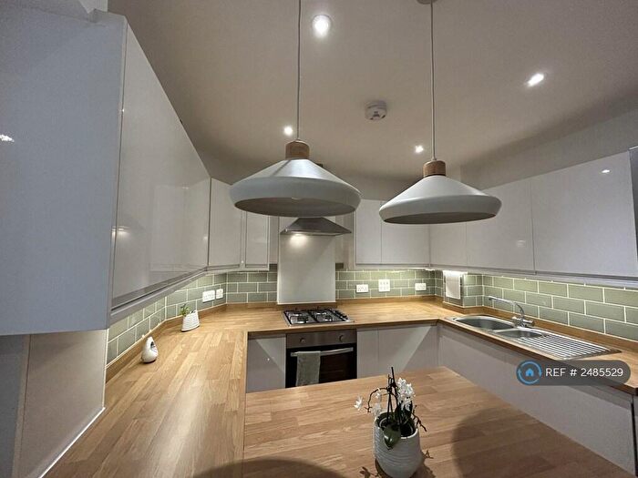 1 Bedroom Flat To Rent In Whyteleafe Hill, Whyteleafe, CR3