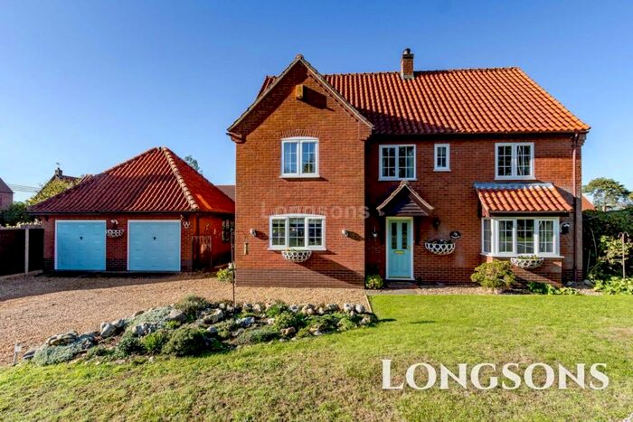 4 Bedroom Detached House For Sale In Main Road, Narborough, PE32