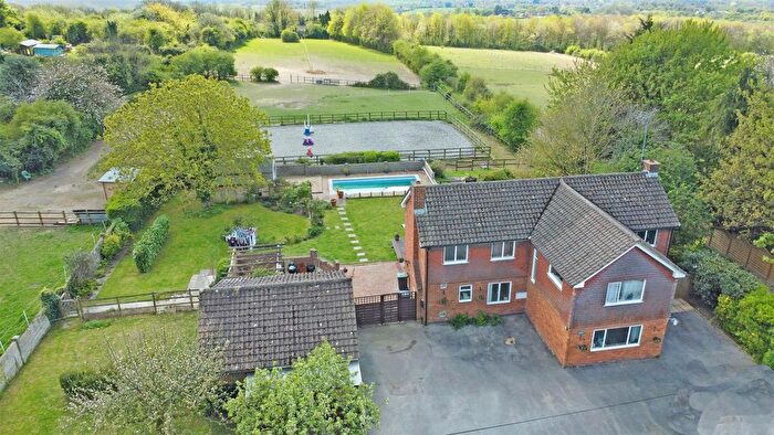 4 Bedroom Equestrian Property For Sale In Blue Bell Hill, Kent, ME20