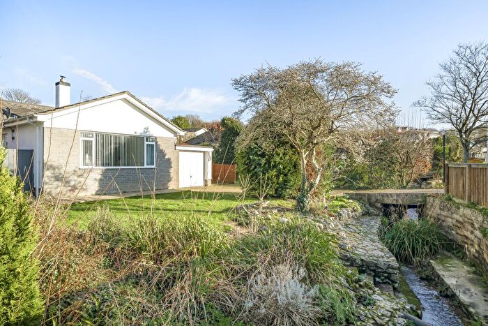 3 Bedroom Detached Bungalow For Sale In Tor Gardens, Ogwell, TQ12