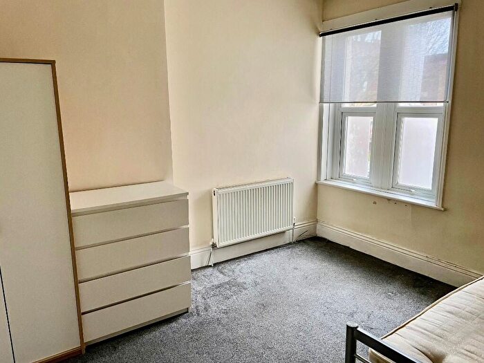 Studio To Rent In Rollins Street, London, SE15