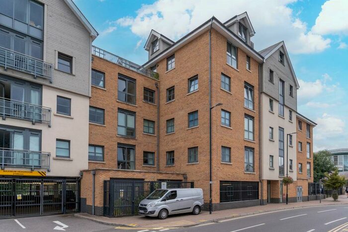 2 Bedroom Flat To Rent In Riverside Wharf, Bishops Stortford, Herts, CM23