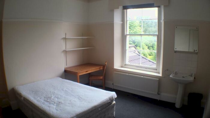 3 Bedroom Flat To Rent In Hampton Road, Redland, Bristol, BS6