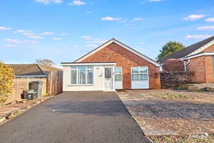 2 Bedroom Detached Bungalow For Sale In Hookhills Road, Paignton, TQ4