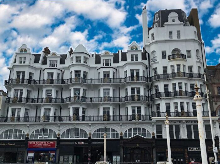 2 Bedroom Flat To Rent In White Rock, Hastings, TN34