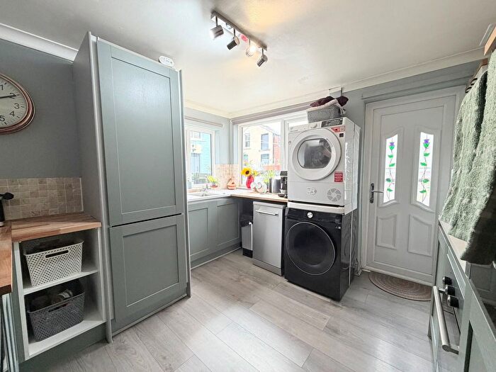 2 Bedroom Terraced House For Sale In Stockport Road, Hyde, SK14
