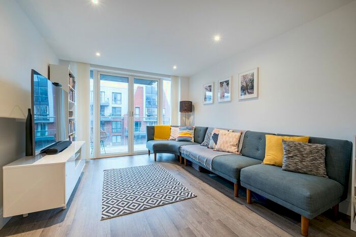 2 Bedroom Flat To Rent In Gaumont Place, London, SW2