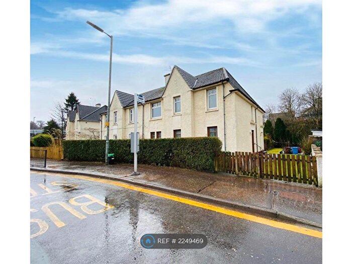 3 Bedroom Flat To Rent In West Mains Road, East Kilbride, Glasgow, G74