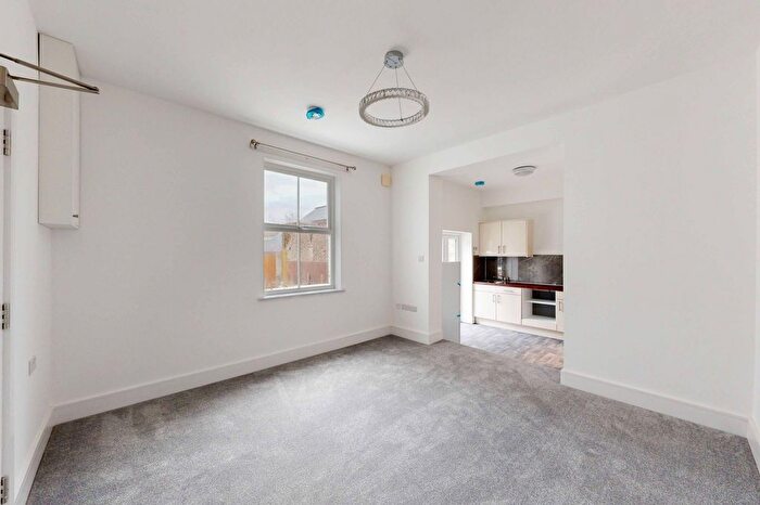 1 Bedroom Studio To Rent In Ifield Road, Crawley, RH11