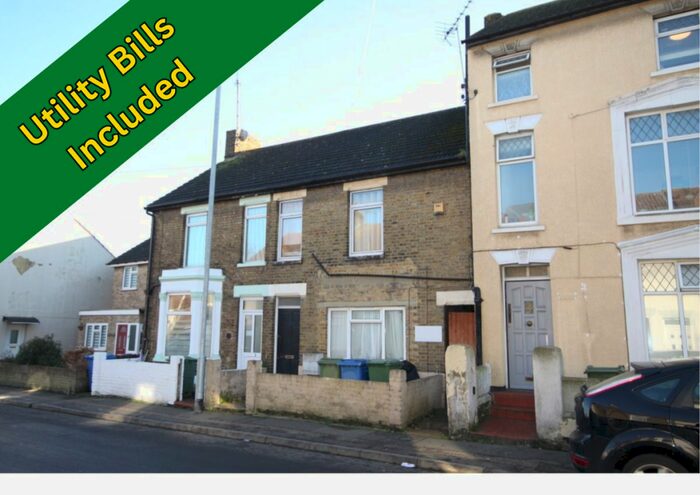 1 Bedroom Flat To Rent In Chalkwell Road, Sittingbourne, ME10