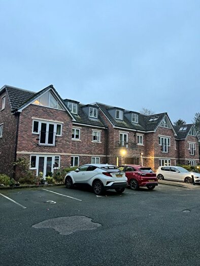 2 Bedroom Flat To Rent In Norden Lodge, Clay Lane, Bamford, OL11