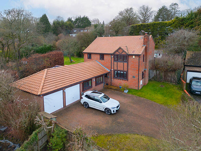 4 Bedroom Detached House For Sale In Abercorn Close, South Croydon, CR2