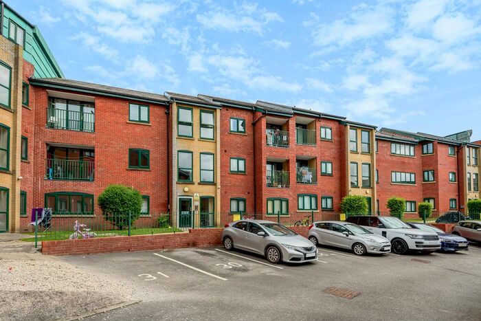 2 Bedroom Flat To Rent In Birch Lane, Manchester, M13