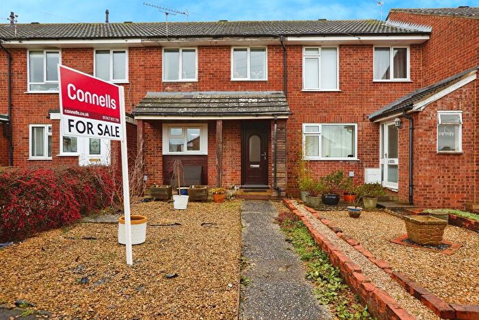 3 Bedroom Terraced House For Sale In Maple Way, Gillingham, SP8