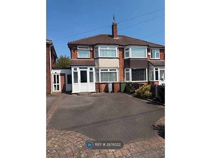 3 Bedroom Semi Detached House To Rent In Wyckham Road, Birmingham, B36