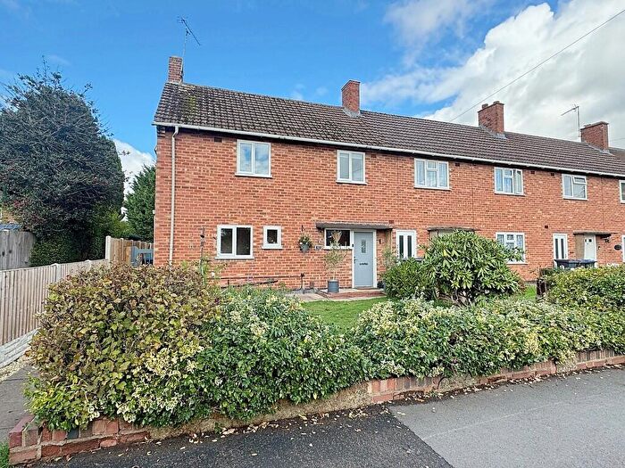 3 Bedroom End Of Terrace House For Sale In Oaks Road, Kenilworth, CV8