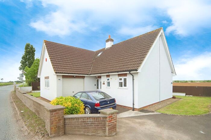 4 Bedroom Bungalow For Sale In Main Road, Westonzoyland, Bridgwater, TA7