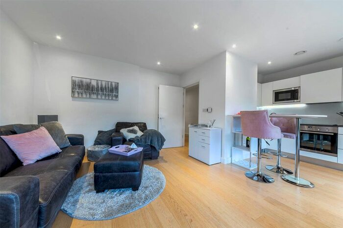 2 Bedroom Flat To Rent In Imperial Building, Duke Of Wellington Avenue, London, SE18