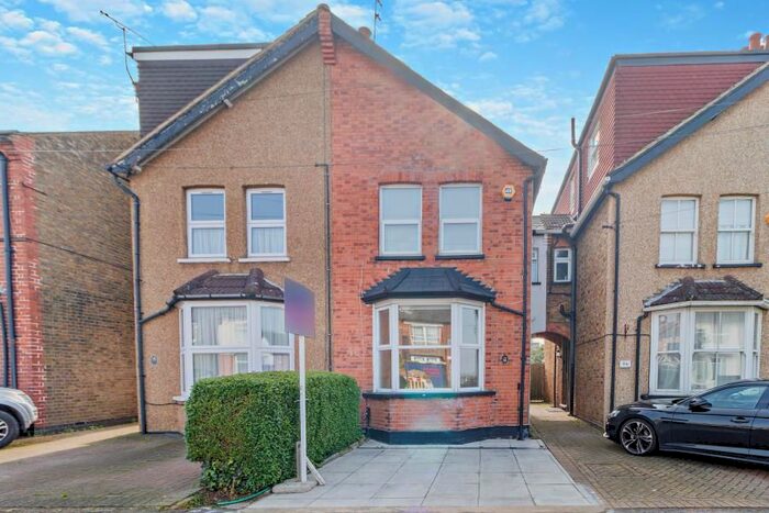 2 Bedroom Property To Rent In High Street, Northwood, HA6