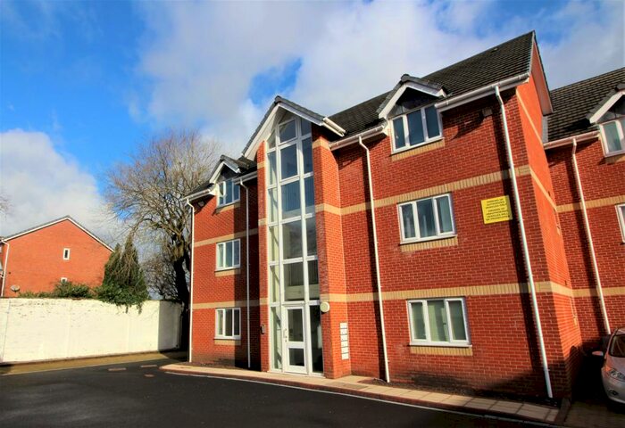 2 Bedroom Flat To Rent In Dale Street, Bury, BL8