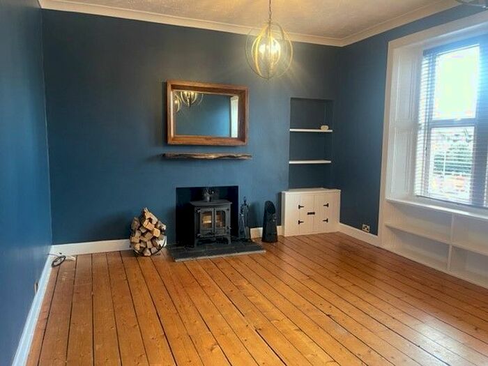 3 Bedroom Flat To Rent In Cross Street, Peebles, EH45