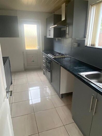 3 Bedroom End Of Terrace House To Rent In Warrenhouse Road, Kirkby, Liverpool, L33
