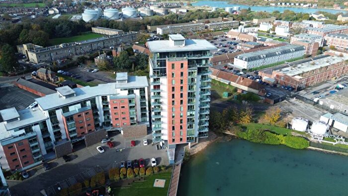 2 Bedroom Flat For Sale In Rope Quays, Gosport, PO12