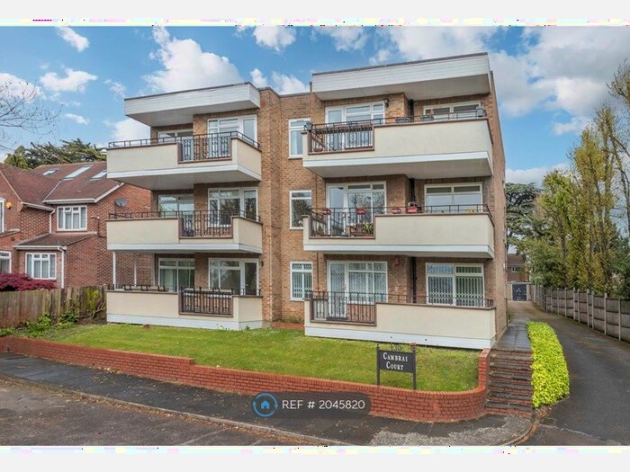 1 Bedroom Flat To Rent In Cambrai Court, London, N13