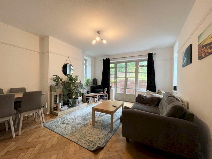 2 Bedroom Flat To Rent In Preston Park Avenue, Brighton, BN1