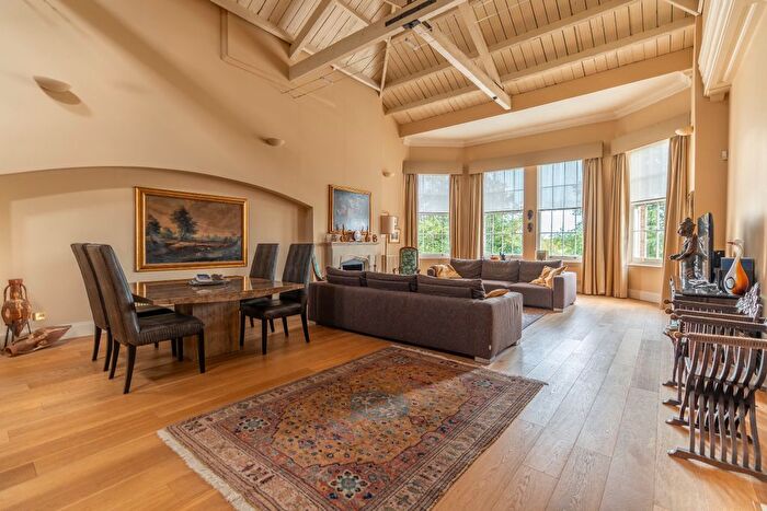 3 Bedroom Flat For Sale In Princess Park Manor, Royal Drive, London, N11