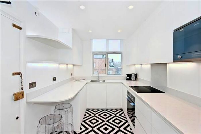 2 Bedroom Flat To Rent In Lowndes Square, London, SW1X