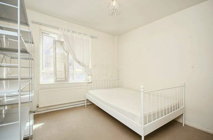 3 Bedroom Flat To Rent In Jackman Street, Hackney, London, E8