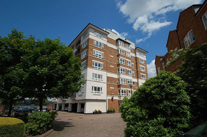 1 Bedroom Apartment For Sale In Princes Riverside Road, Tudor Court Princes Riverside Road, SE16