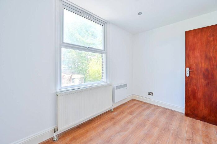 Studio To Rent In Thurlow Park Road, Tulse Hill, London, SE21