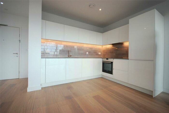 2 Bedroom Flat To Rent In Commodore House, Admiralty Avenue, E16