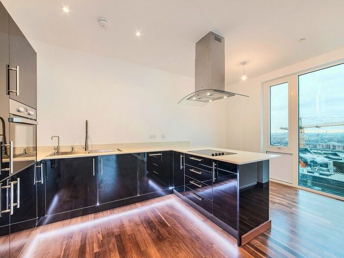 2 Bedroom Flat To Rent In Gooch House, 2 Telcon Way SE10