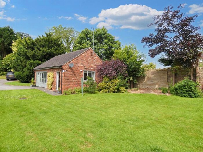 2 Bedroom Detached Bungalow To Rent In Lynam Road, South Wingfield, Alfreton, DE55