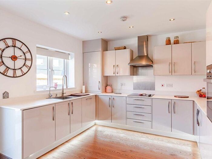 4 Bedroom Semi-Detached House For Sale In Elm Gardens, Mountnessing, Brentwood, CM15