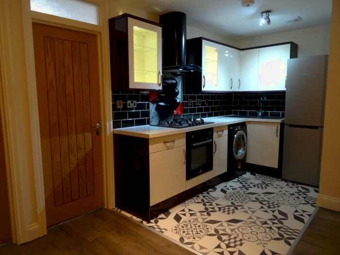 2 Bedroom Apartment To Rent In Tudor Street, Cardiff, CF11