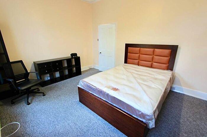 4 Bedroom Terraced House To Rent In Blackstock Road, Finsbury Park, London, N4