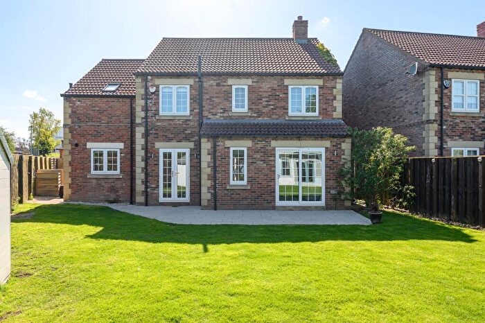 5 Bedroom Detached House For Sale In Riverside View, Tadcaster, LS24