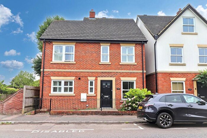 3 Bedroom Detached House For Sale In Sish Lane, Stevenage, Hertfordshire, SG1